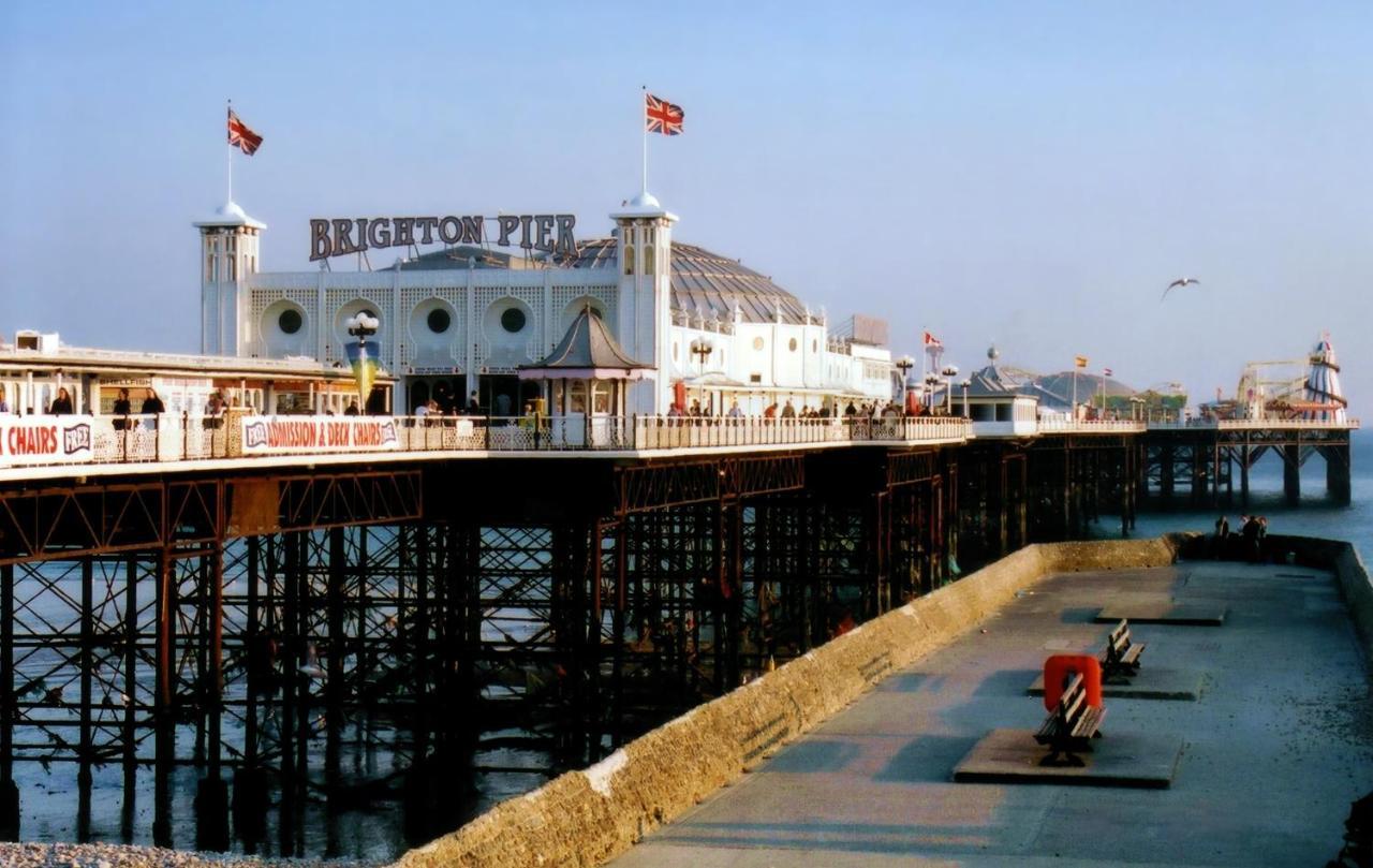 Amherst Brighton Bagian luar foto